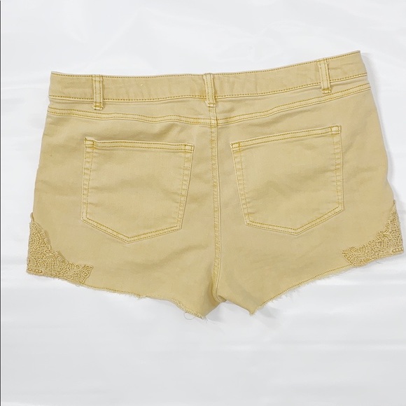 Rue21 | Cutoff Shorts Size: 13/14 - Picture 2 of 3